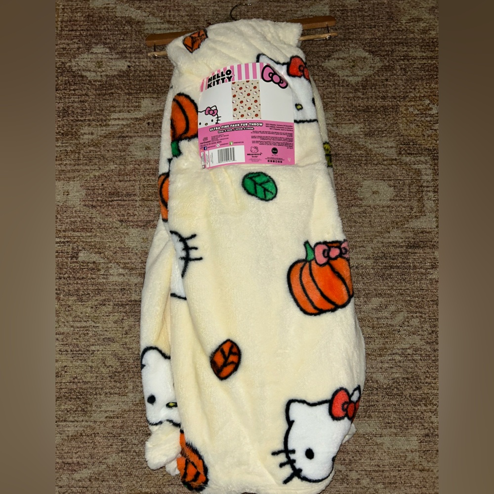 Hello Kitty Ultra Fine Faux Fur Throw with Pumpkin Accents